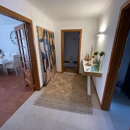 Condominio Encantador Com Piscina E Jardim Apartment