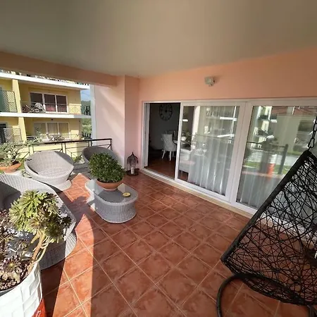 Apartment Condominio Encantador Com Piscina E Jardim